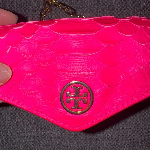 Tory Burch Hot Pink Crossbody Reptile Bag with Gold Chain - Picture 11 of 13